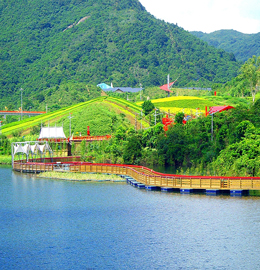 深圳東部華僑城“茶溪谷”濕地公園景觀浮橋